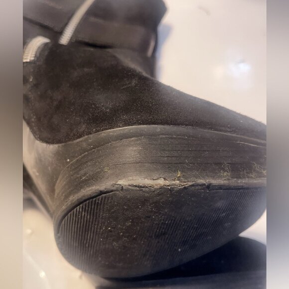 Michael Kors Trendy Silver grommets Black suede stacked Heeled Ankle Boots 38.5 - Picture 6 of 8